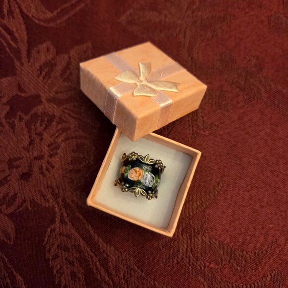 VINTAGE VARGAS STERLING WIDE FLOWER ROSE ENAMEL CIGAR BAND RING Size 5 - Picture 1 of 4